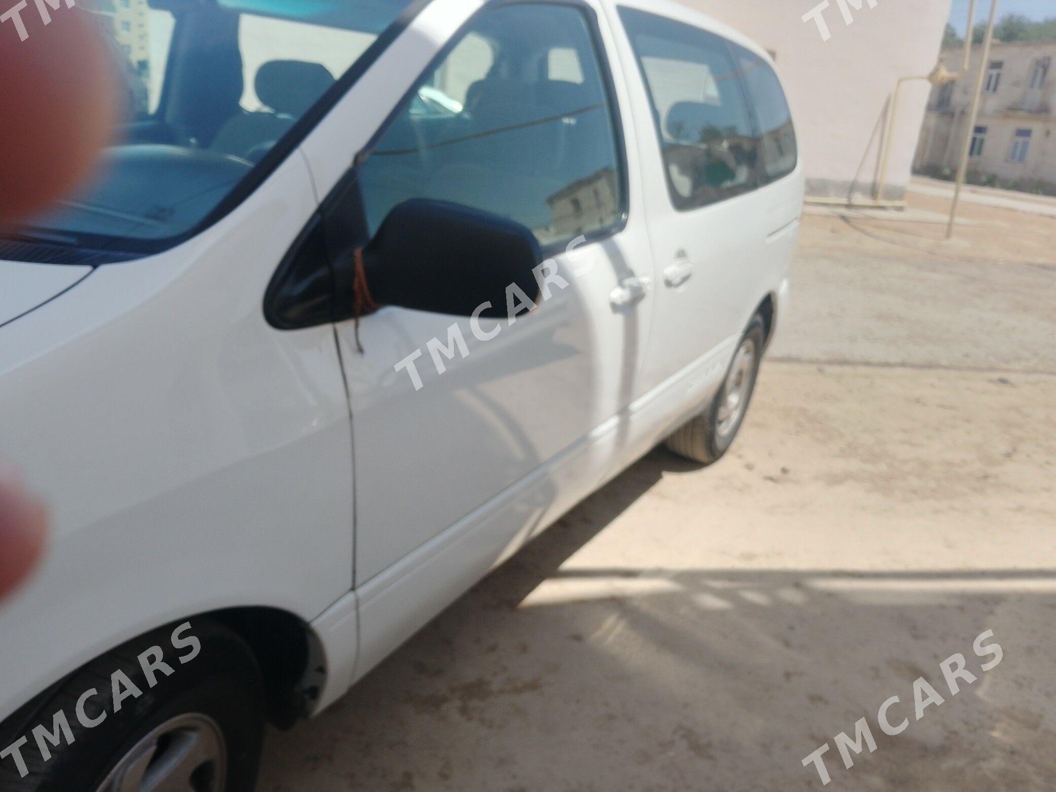 Toyota Sienna 1999 - 135 000 TMT - Мары - img 2