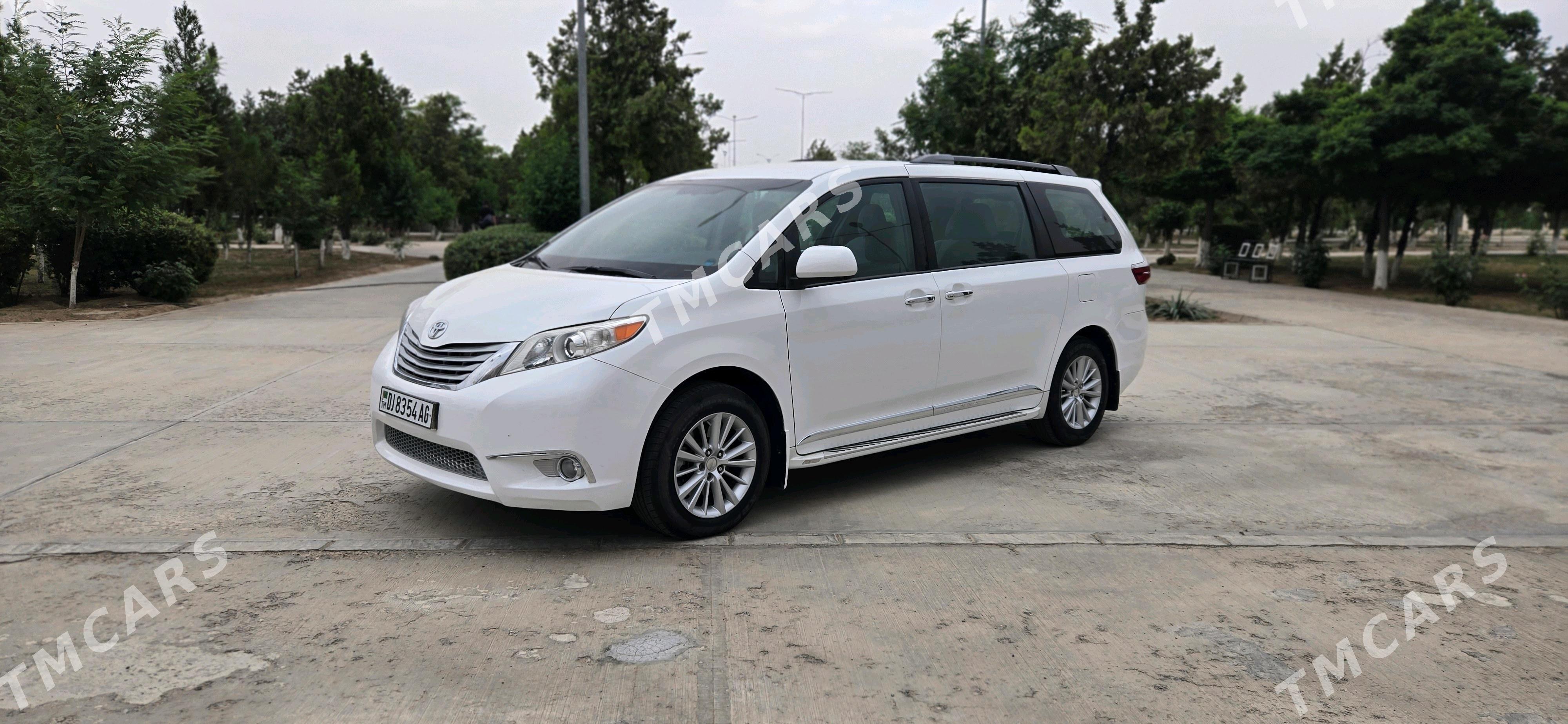 Toyota Sienna 2016 - 325 000 TMT - Türkmenbaşy - img 5