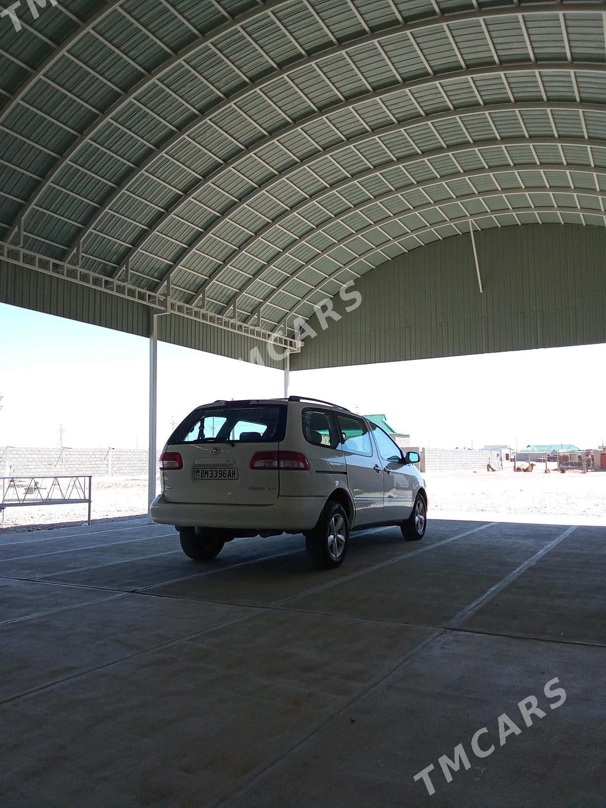 Toyota Sienna 1998 - 150 000 TMT - Ак-Бугдайский этрап - img 6