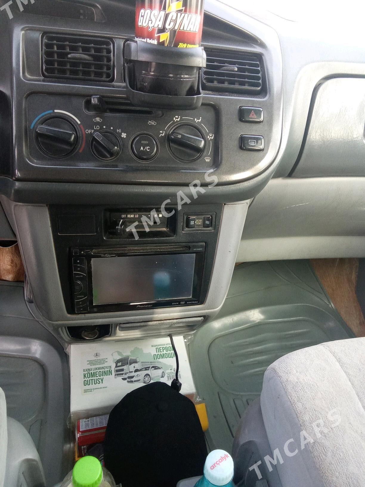 Toyota Sienna 1998 - 150 000 TMT - Ак-Бугдайский этрап - img 3