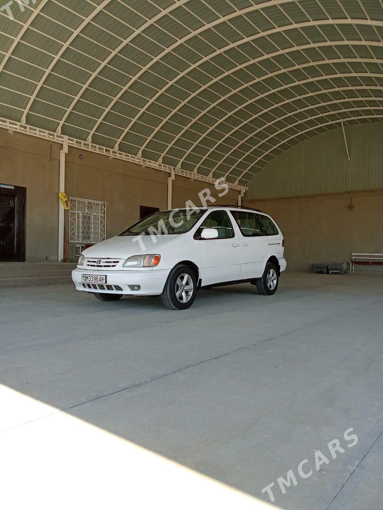 Toyota Sienna 1998 - 150 000 TMT - Ак-Бугдайский этрап - img 4