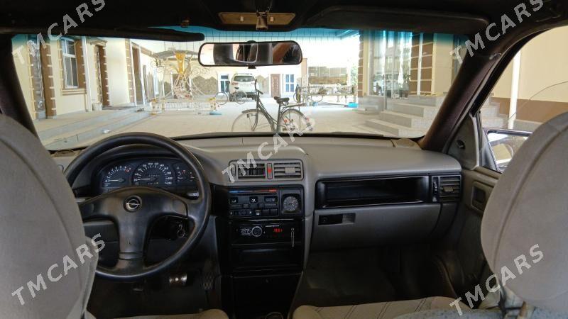 Opel Vectra 1993 - 40 000 TMT - Mary - img 5