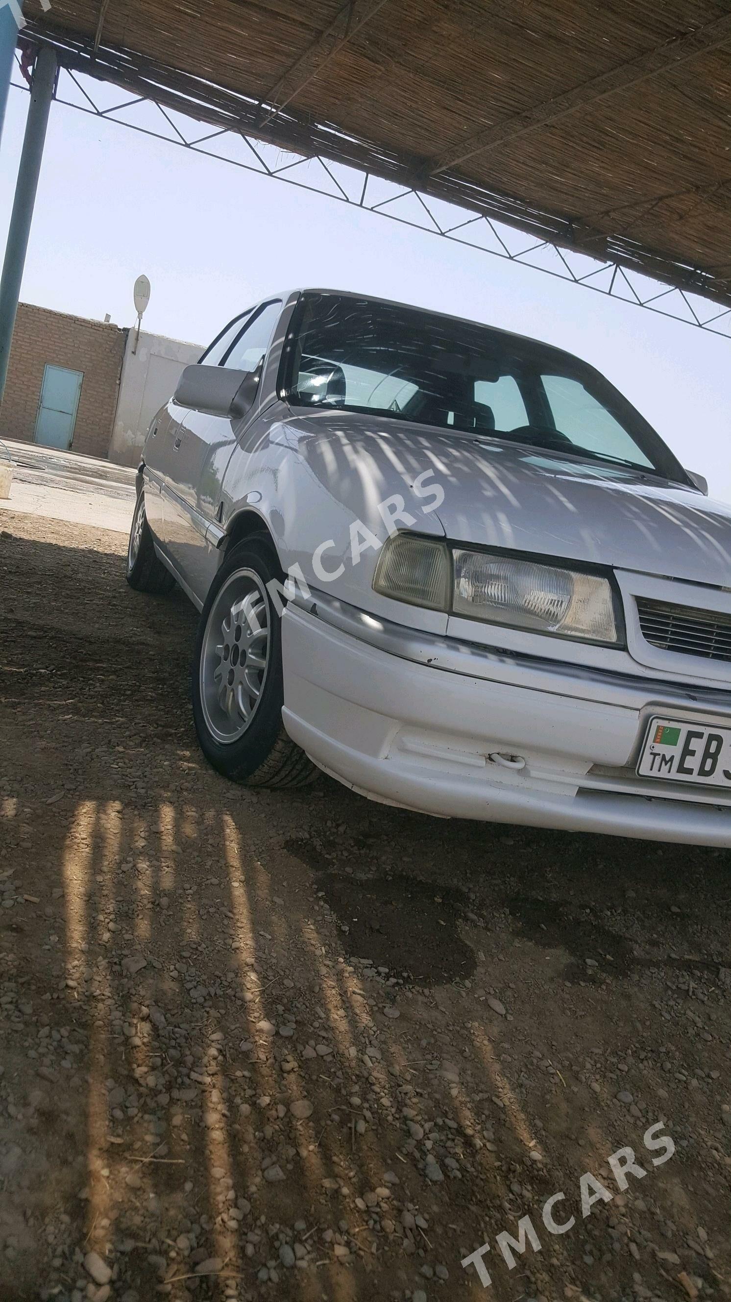 Opel Vectra 1993 - 35 000 TMT - Sarahs - img 2