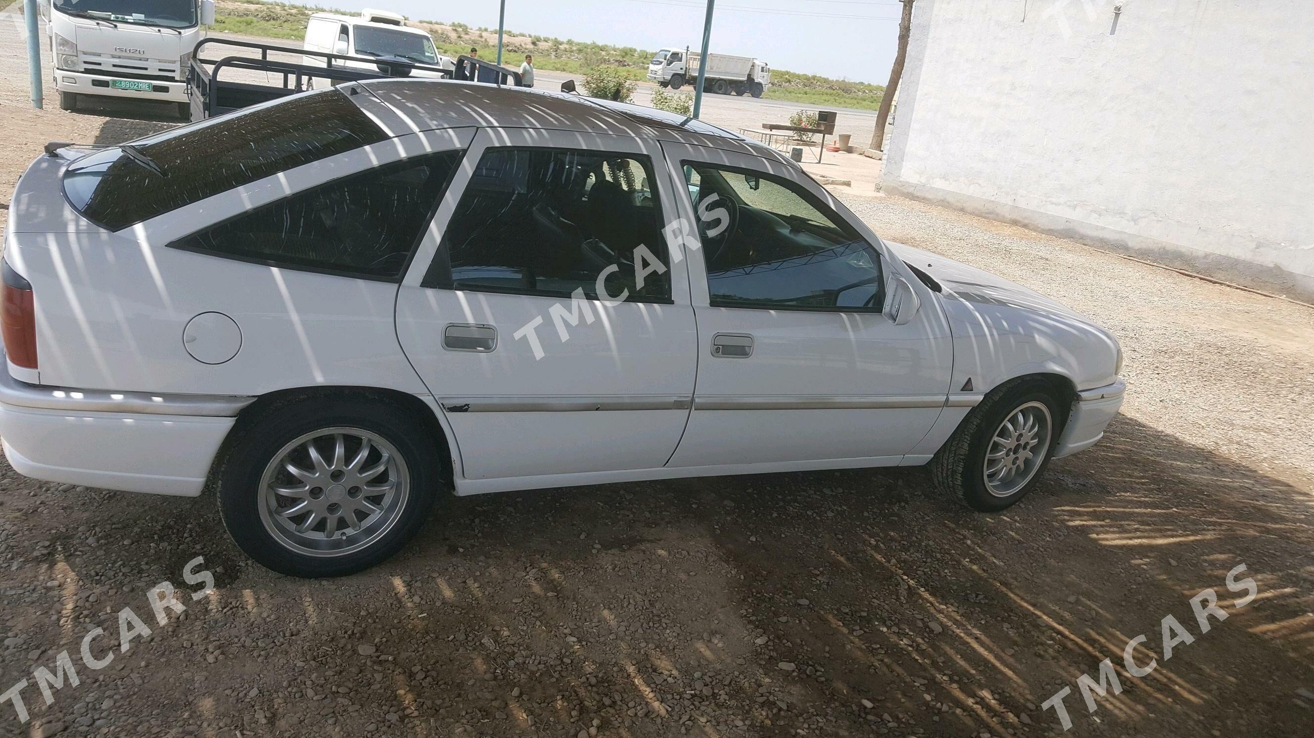 Opel Vectra 1993 - 35 000 TMT - Sarahs - img 4