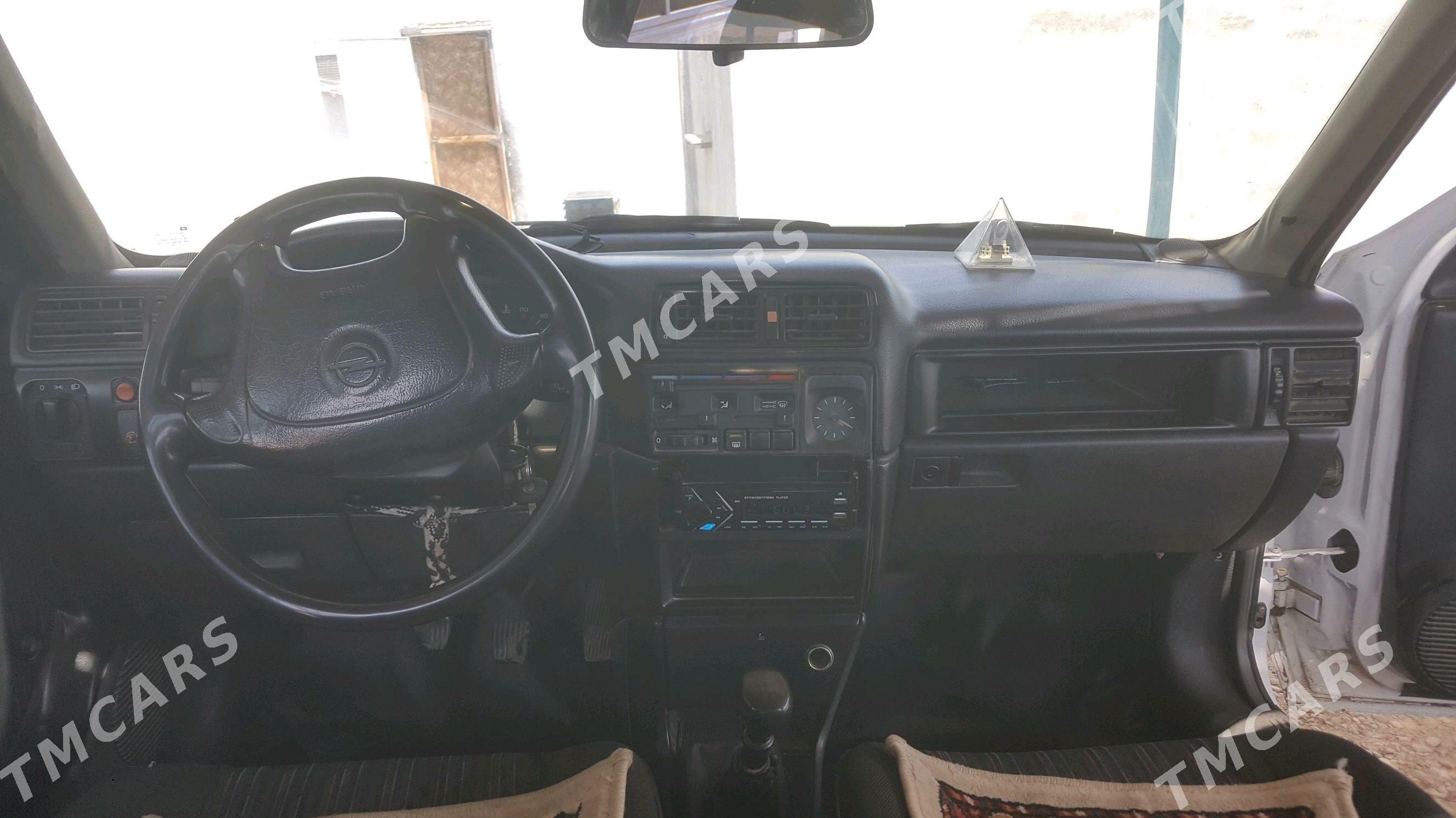 Opel Vectra 1993 - 35 000 TMT - Sarahs - img 6