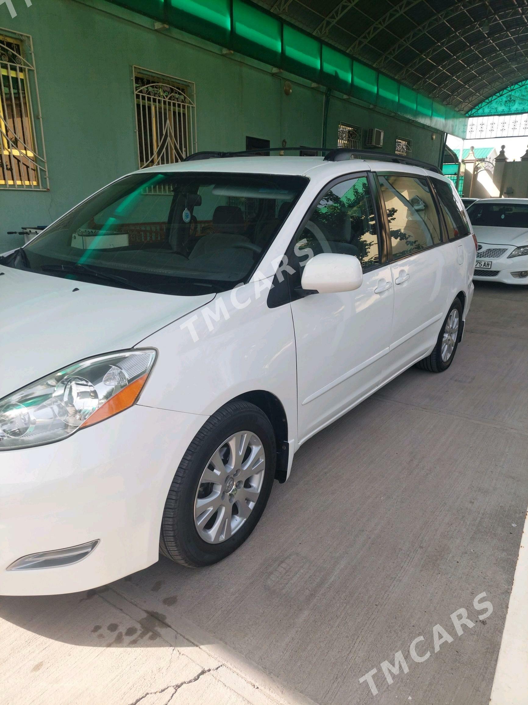 Toyota Sienna 2008 - 215 000 TMT - Aşgabat - img 4