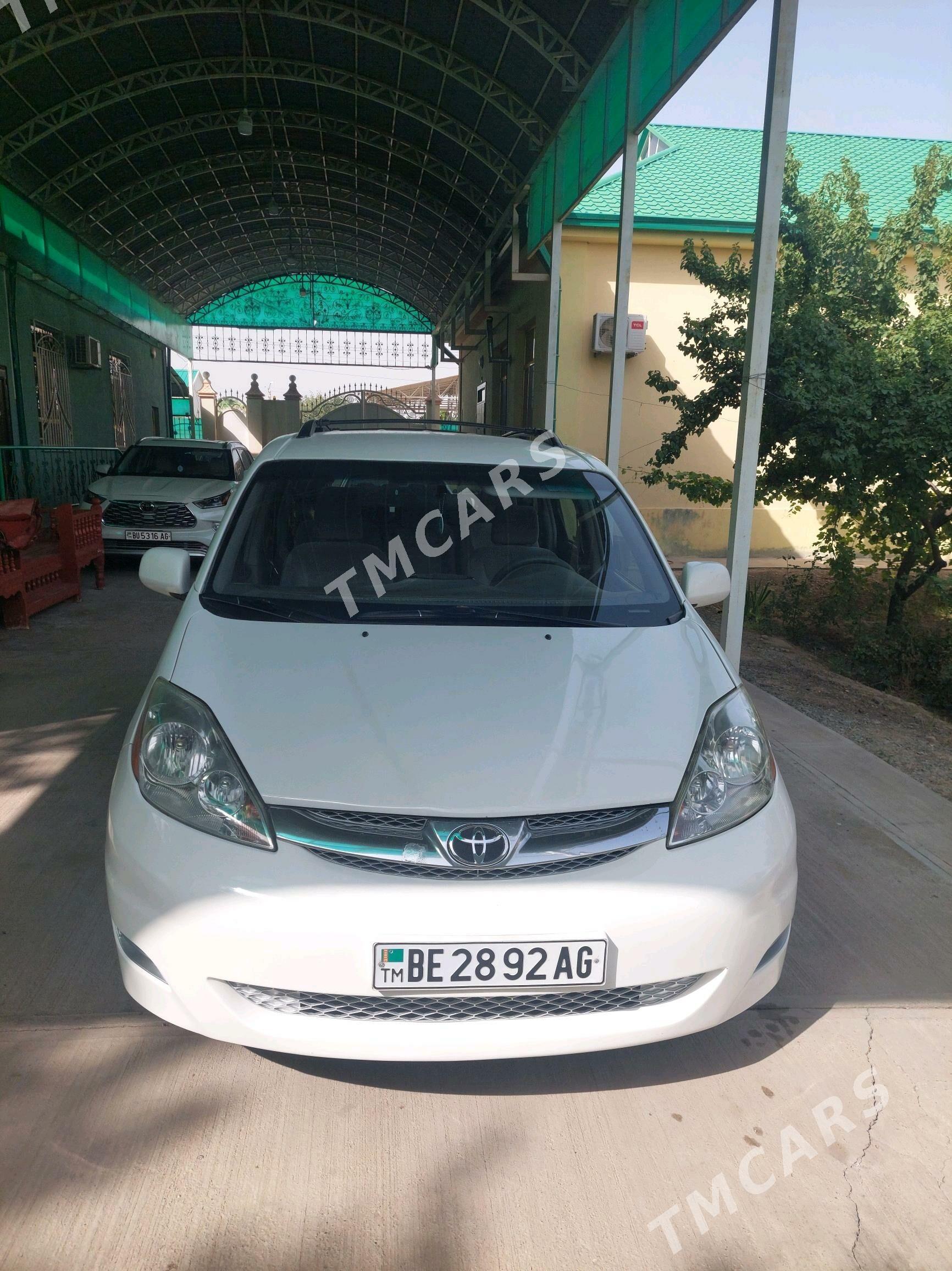 Toyota Sienna 2008 - 215 000 TMT - Aşgabat - img 6