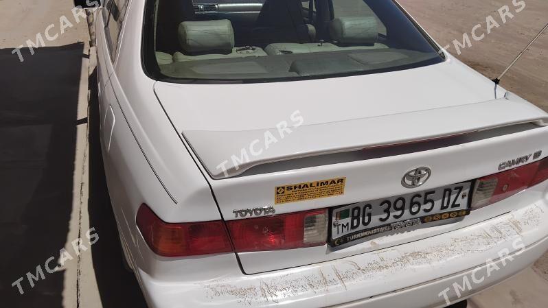 Toyota Camry 1998 - 110 000 TMT - Гурбансолтан Едже - img 2