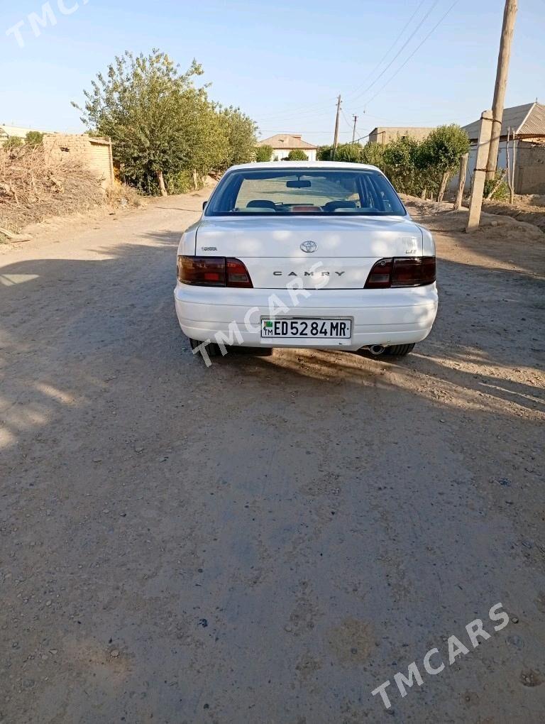 Toyota Camry 1993 - 75 000 TMT - Baýramaly - img 3