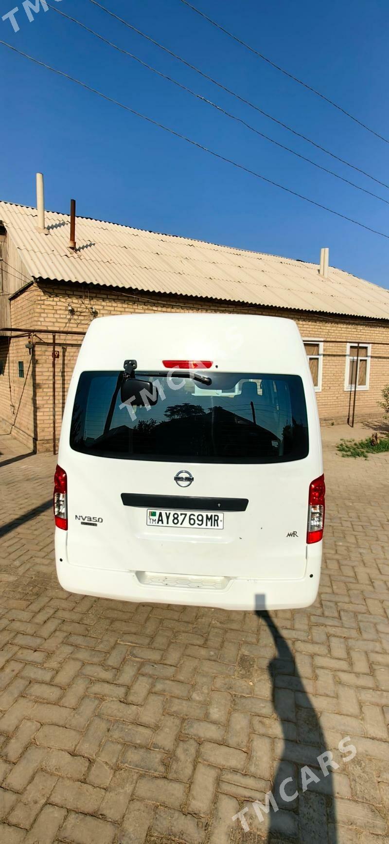 Toyota Hiace 2016 - 300 000 TMT - Мары - img 3