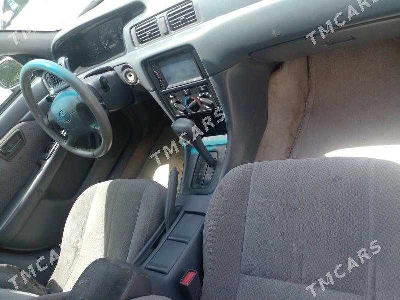 Toyota Camry 2000 - 110 000 TMT - Büzmeýin - img 4