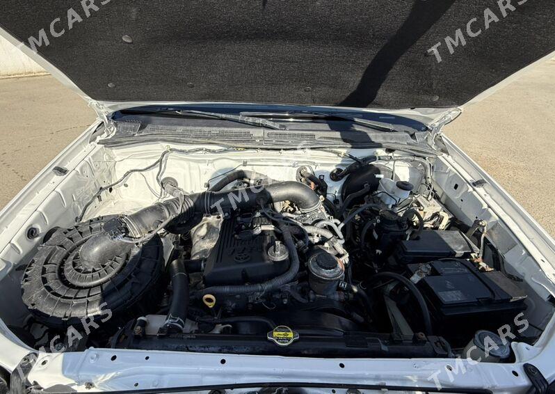 Toyota Hilux 2013 - 285 000 TMT - Türkmenbaşy - img 2