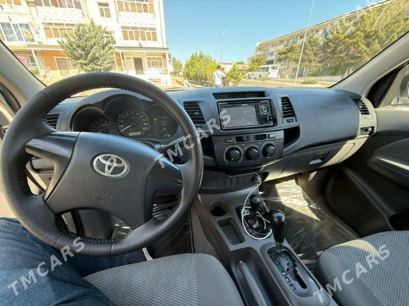 Toyota Hilux 2013 - 285 000 TMT - Türkmenbaşy - img 6