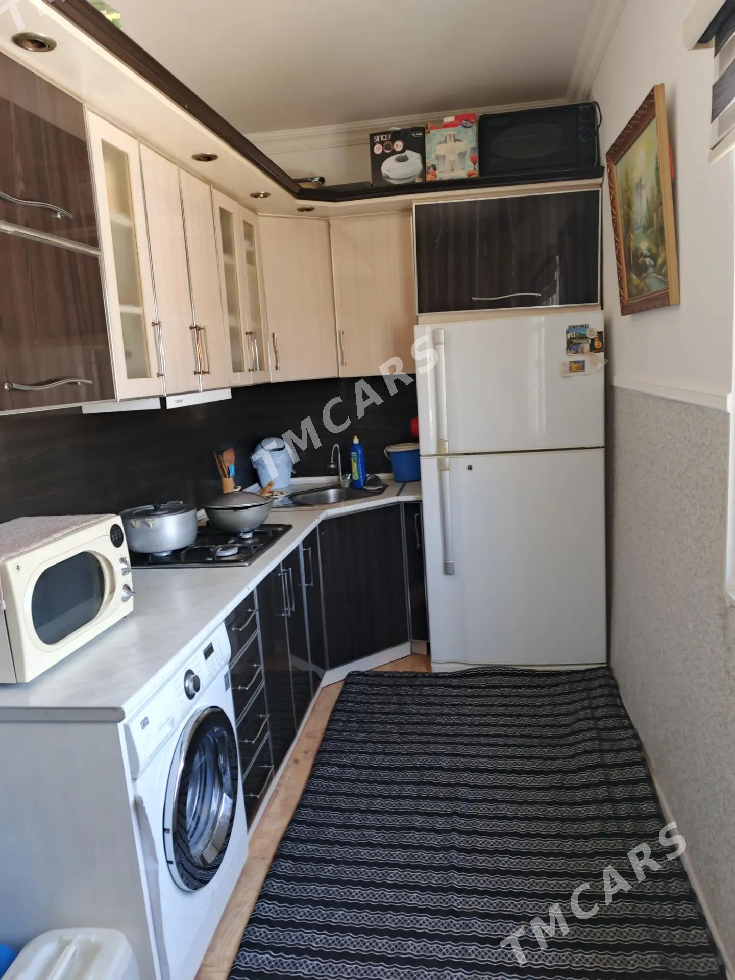 211 kw 3nji etaj 2komnat - Balkanabat - img 4