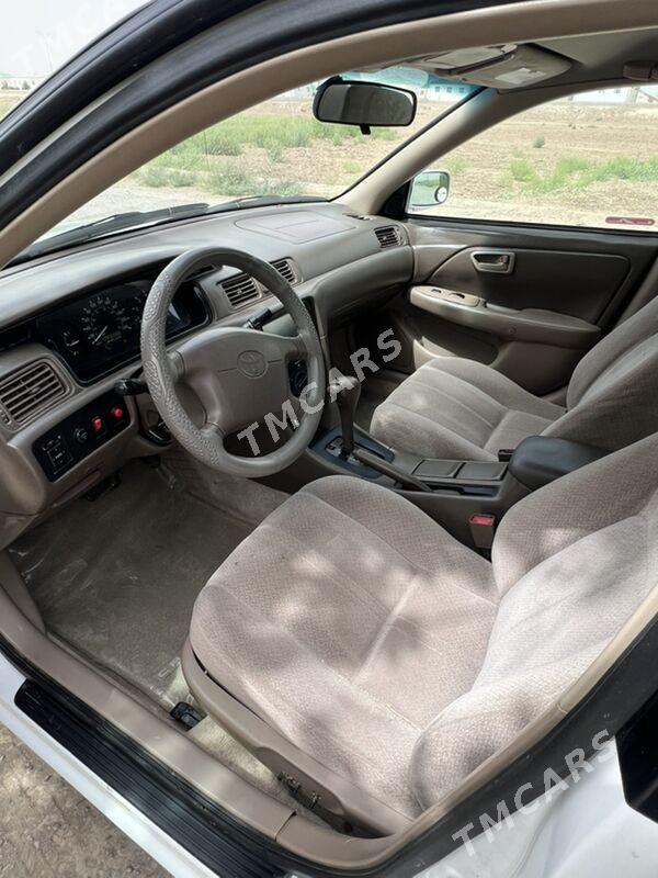 Toyota Camry 2000 - 130 000 TMT - Теджен - img 9