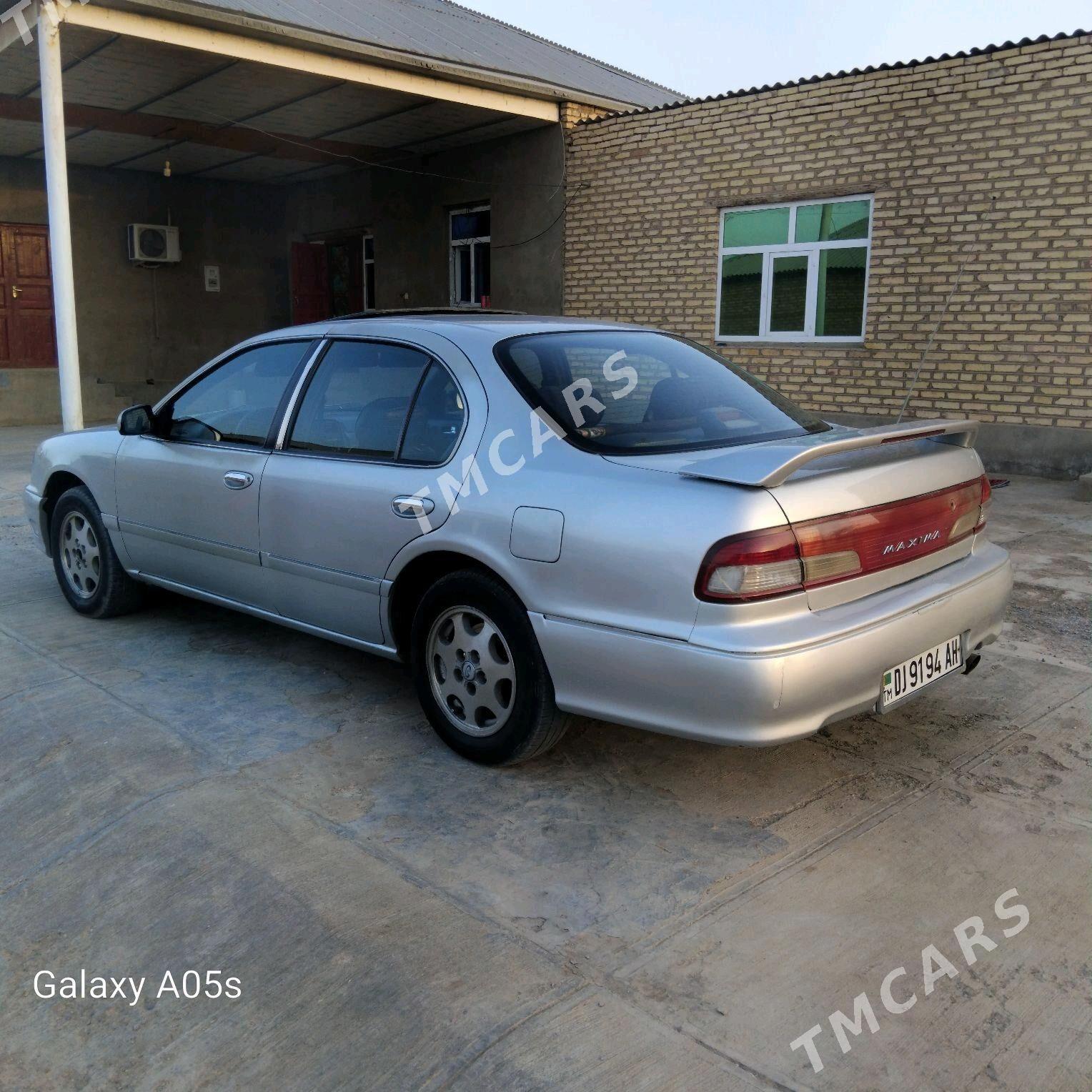 Nissan Maxima 1999 - 68 000 TMT - Серахс - img 2