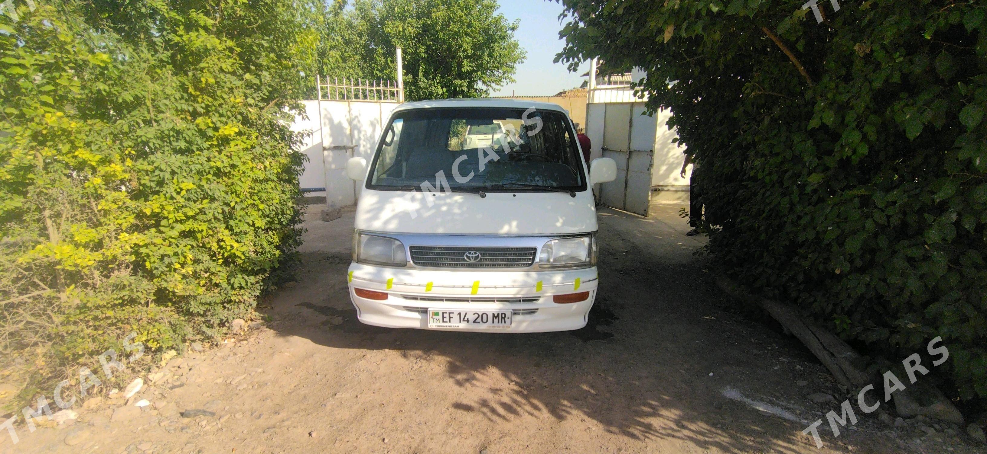 Toyota Hiace 1995 - 70 000 TMT - Теджен - img 4