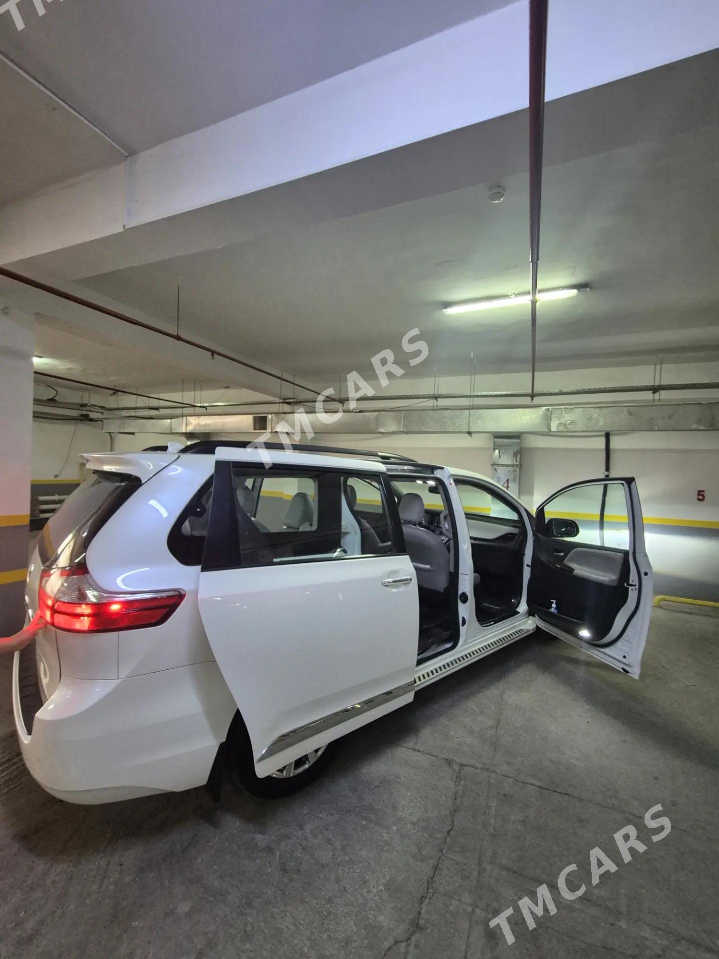 Toyota Sienna 2018 - 600 000 TMT - ул. Подвойского (Битарап Туркменистан шаёлы) - img 8