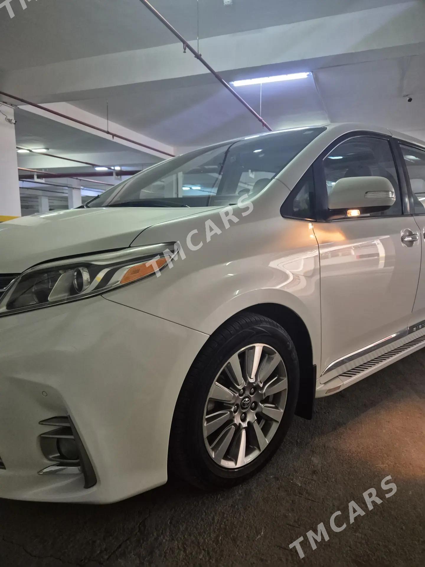 Toyota Sienna 2018 - 600 000 TMT - ул. Подвойского (Битарап Туркменистан шаёлы) - img 4