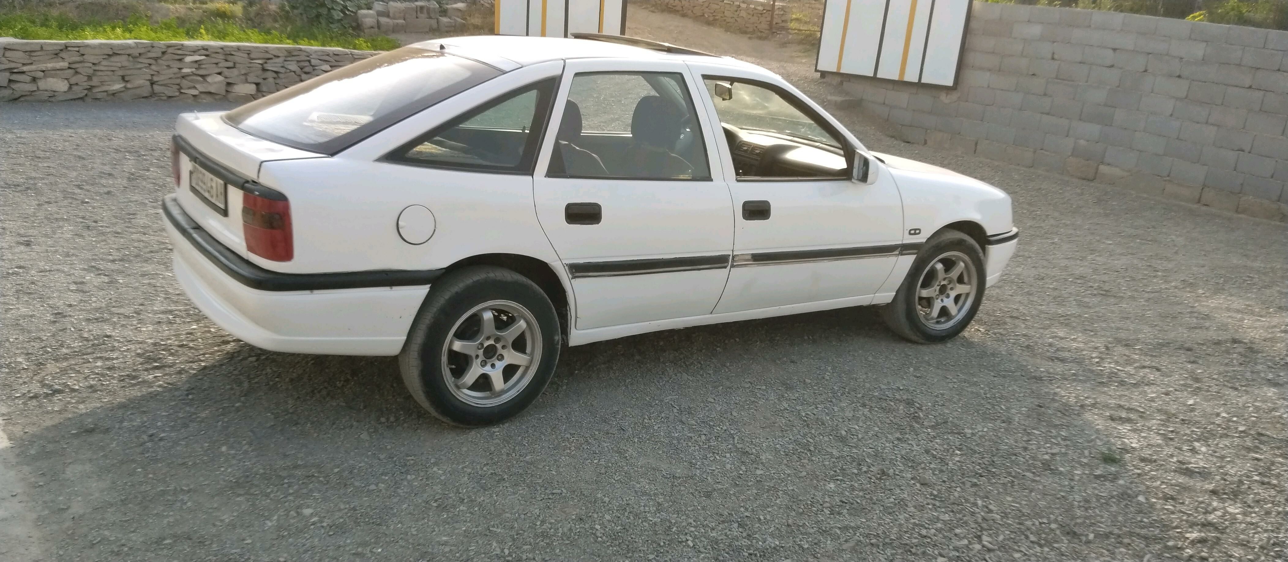 Opel Vectra 1992 - 27 000 TMT - Bäherden - img 4