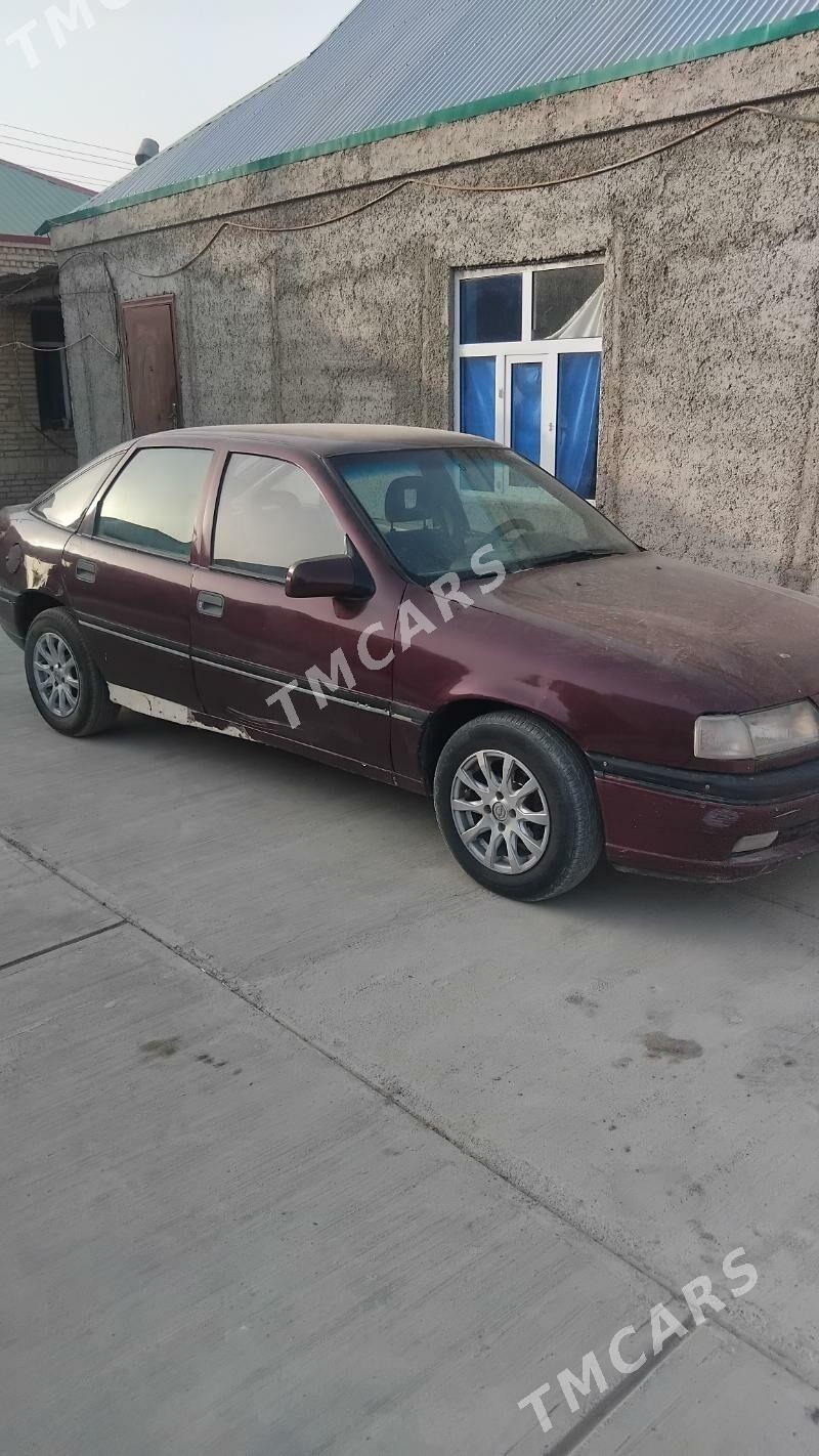 Opel Vectra 1992 - 18 000 TMT - Бахарден - img 2