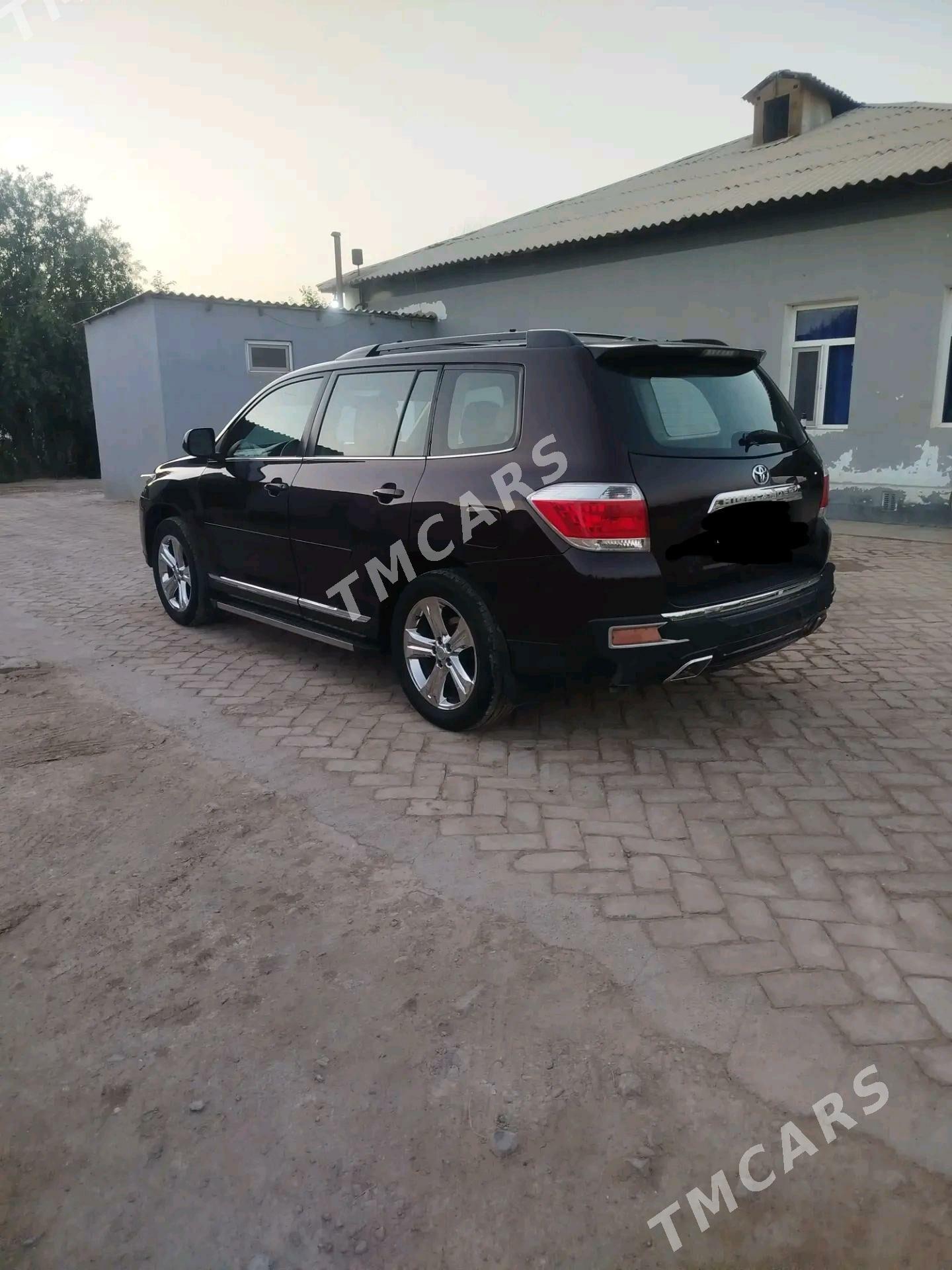 Toyota Highlander 2012 - 290 000 TMT - Туркменгала - img 5