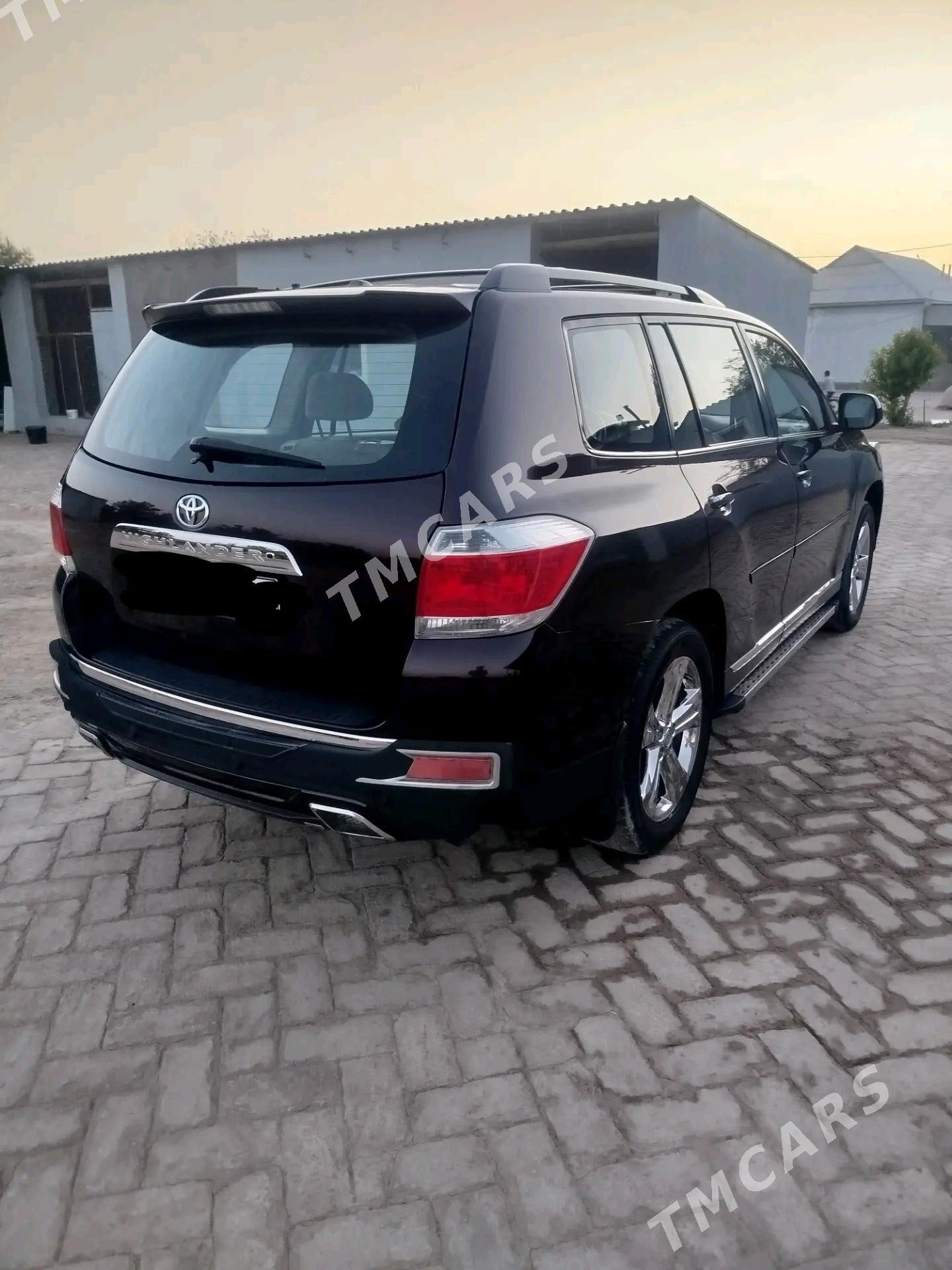 Toyota Highlander 2012 - 290 000 TMT - Туркменгала - img 4