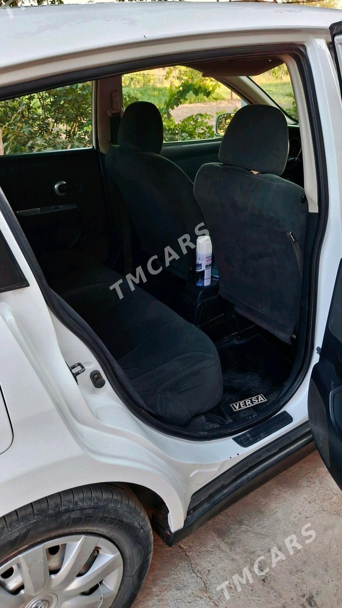Nissan Versa 2011 - 96 000 TMT - Мары - img 2