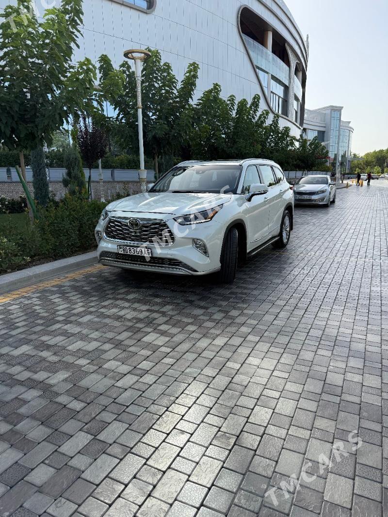 Toyota Highlander 2022 - 570 000 TMT - Ашхабад - img 2