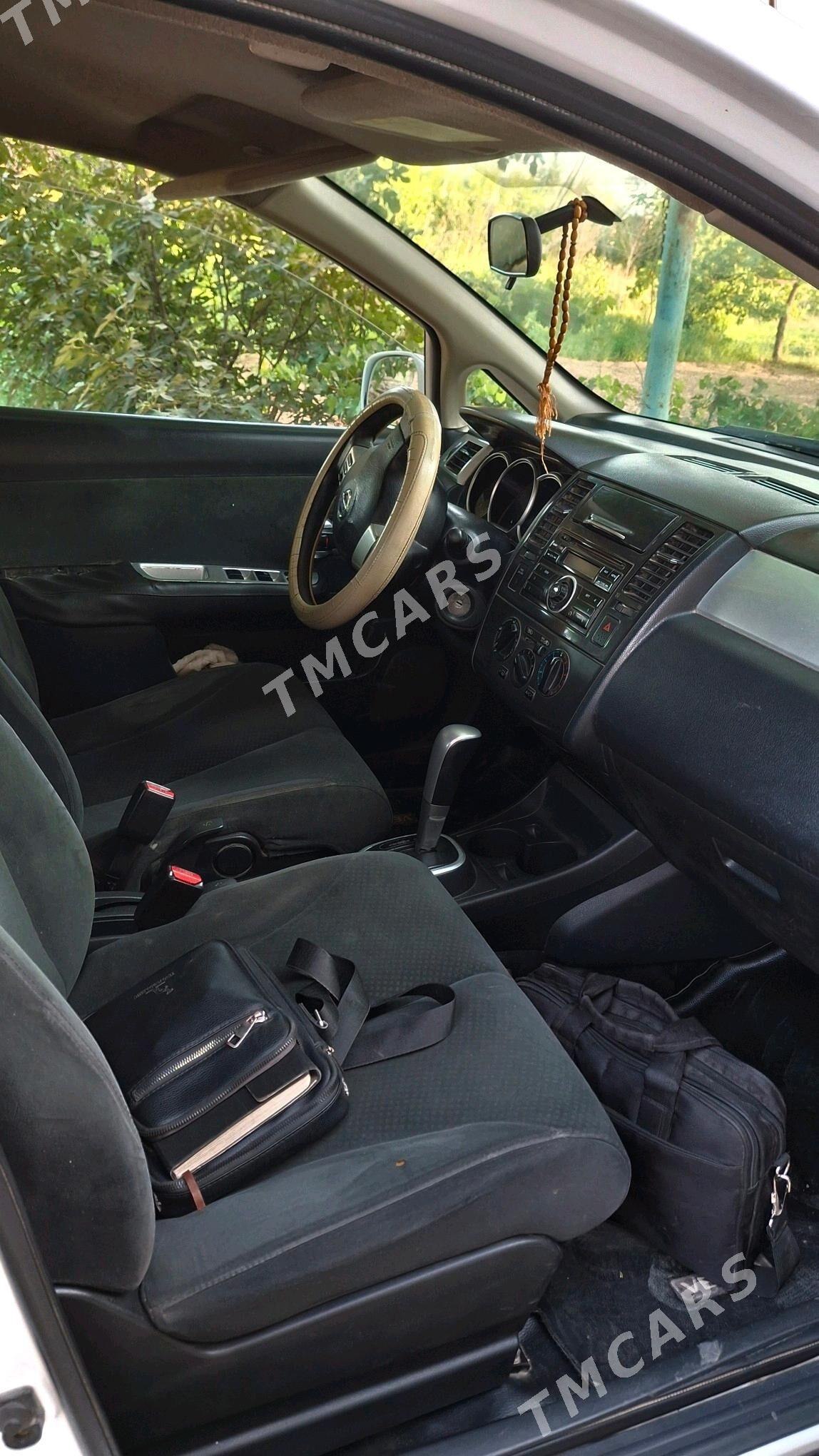Nissan Versa 2011 - 96 000 TMT - Мары - img 5