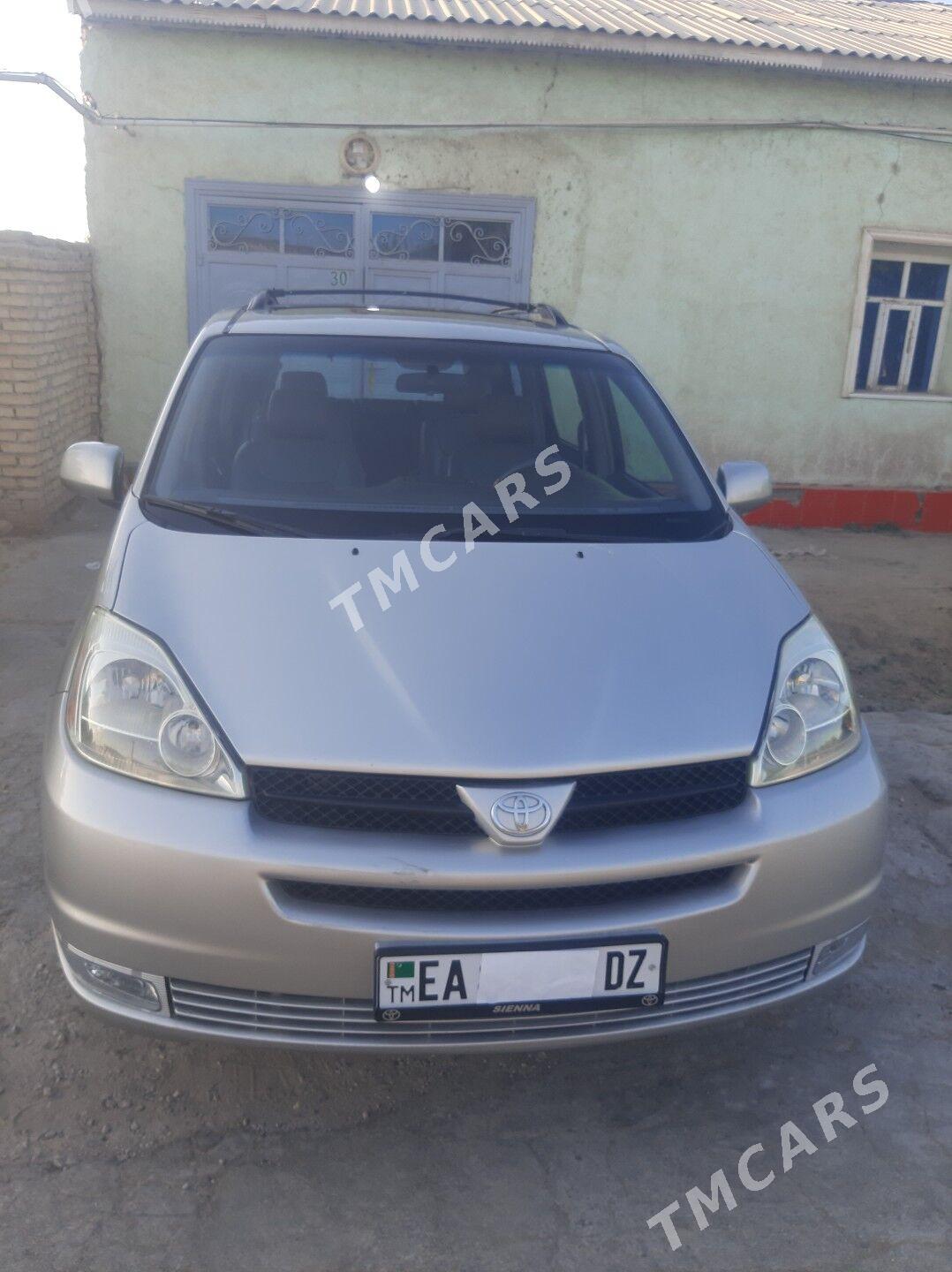 Toyota Sienna 2004 - 280 000 TMT - Кёнеургенч - img 2
