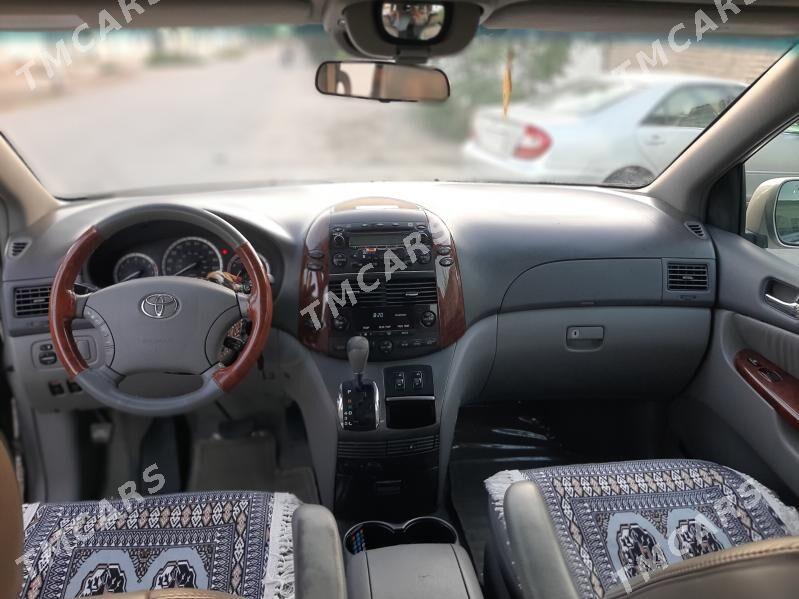 Toyota Sienna 2004 - 280 000 TMT - Кёнеургенч - img 6