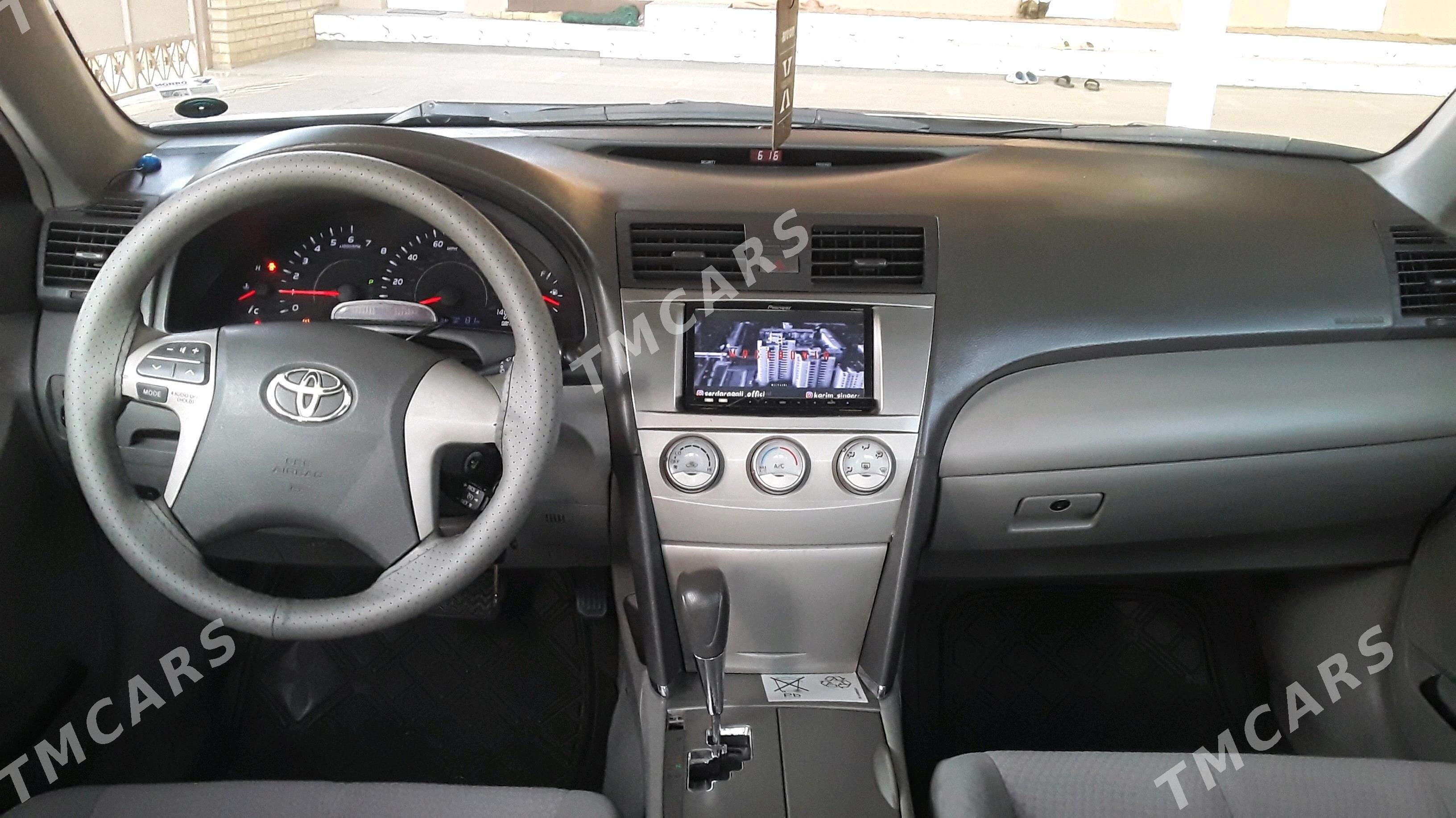 Toyota Camry 2010 - 190 000 TMT - Мары - img 5