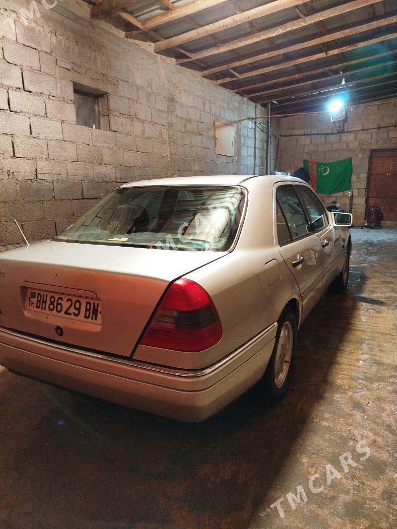 Mercedes-Benz 230E 1996 - 32 000 TMT - Балканабат - img 2