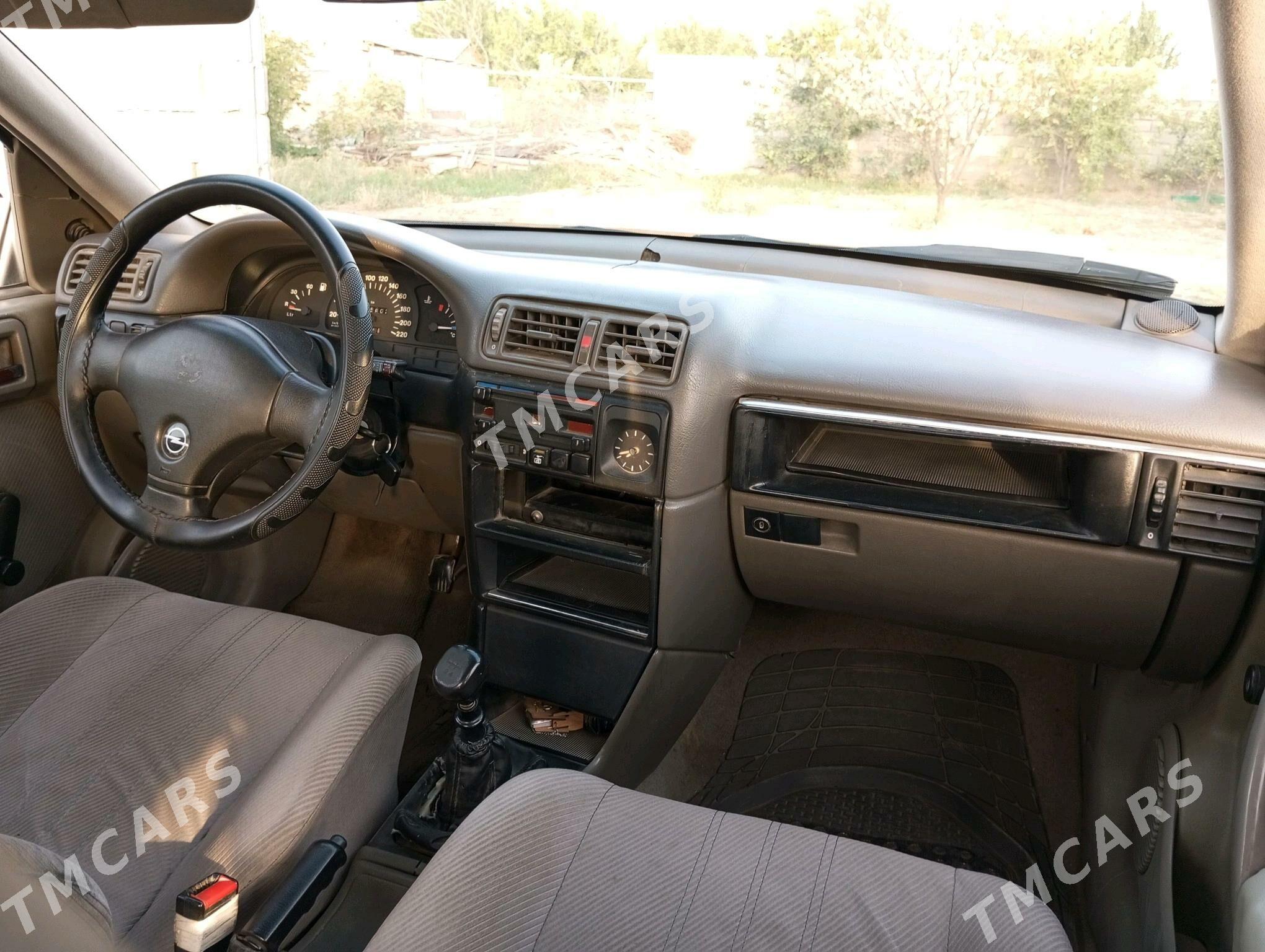 Opel Vectra 1990 - 40 000 TMT - Ýalkym - img 4
