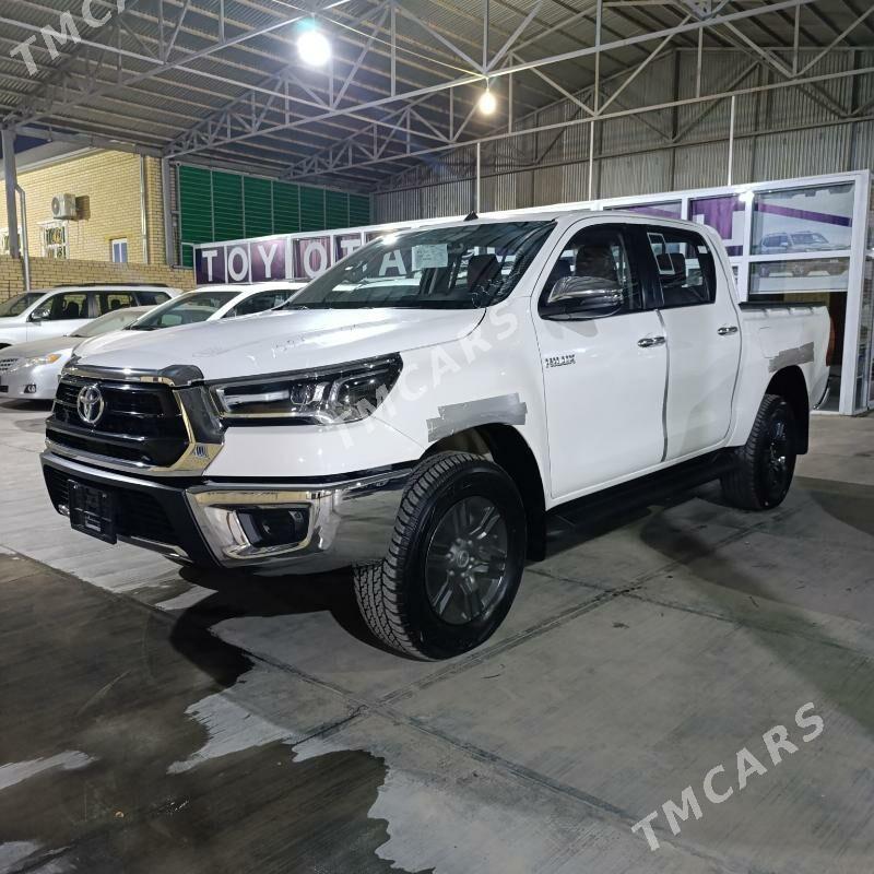 Toyota Hilux 2024 - 700 000 TMT - Мары - img 2