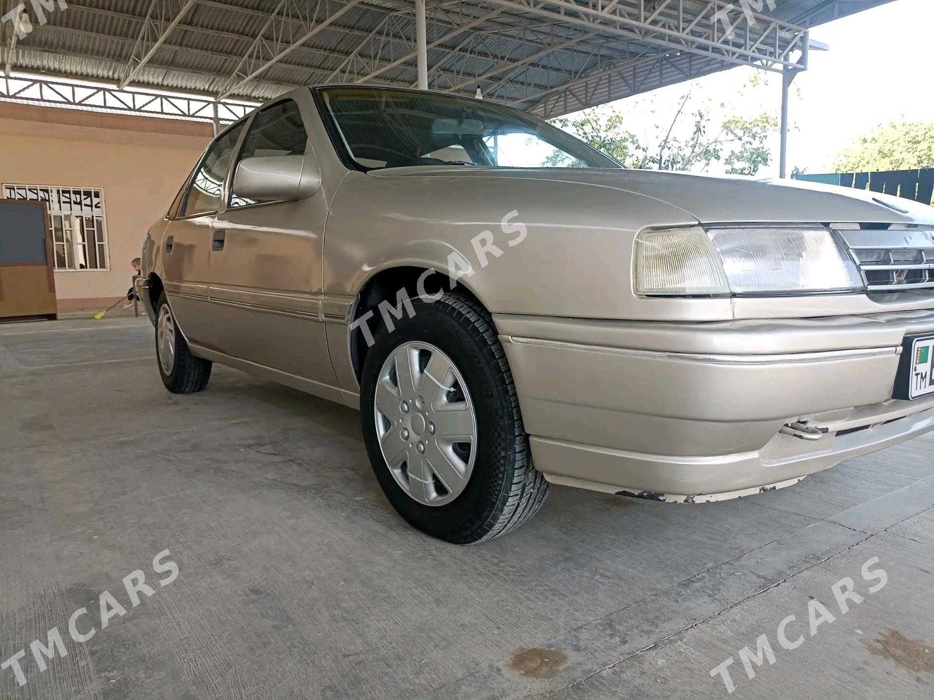 Opel Vectra 1989 - 45 000 TMT - Bäherden - img 3