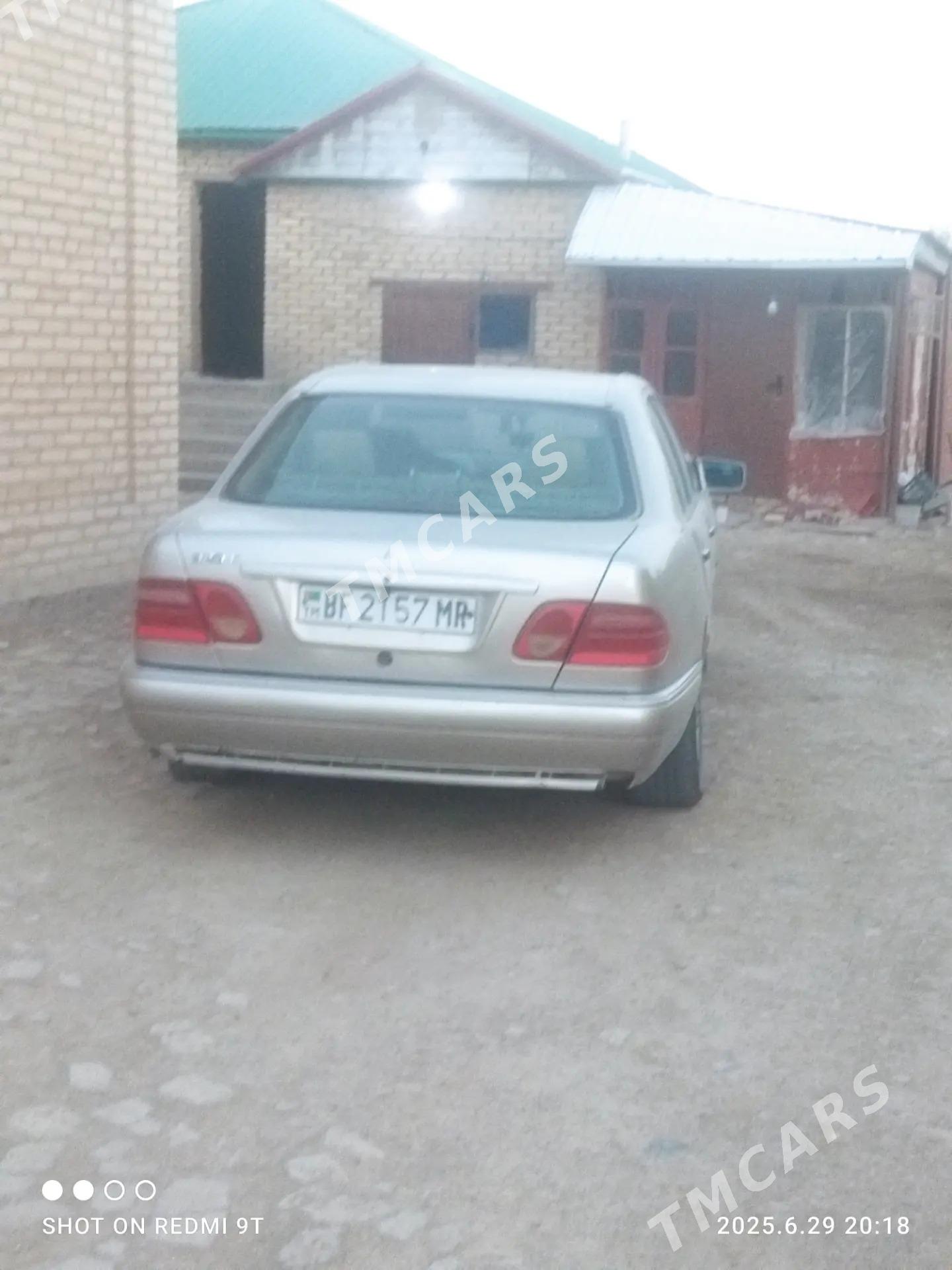 Mercedes-Benz E320 1999 - 31 000 TMT - Мургап - img 3