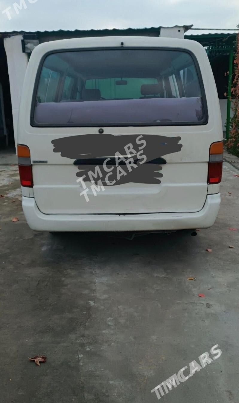 Toyota Hiace 2004 - 130 000 TMT - Ашхабад - img 2