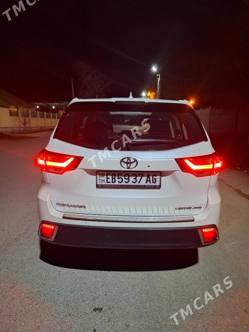 Toyota Highlander 2017 - 600 000 TMT - Büzmeýin - img 7