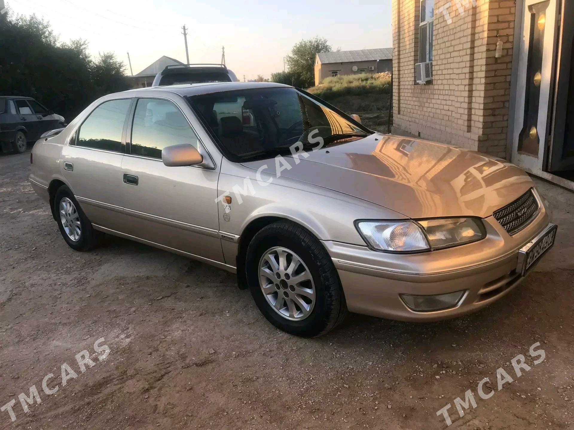 Toyota Camry 2001 - 172 000 TMT - Dänew - img 4