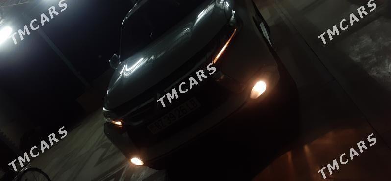 Mitsubishi Montero Sport 2019 - 380 000 TMT - Чарджоу - img 2