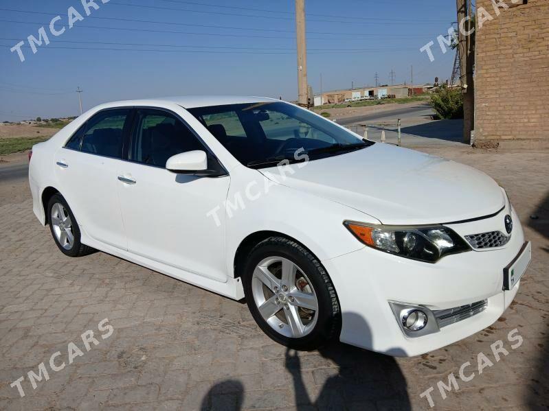 Toyota Camry 2012 - 200 000 TMT - Ёлётен - img 2