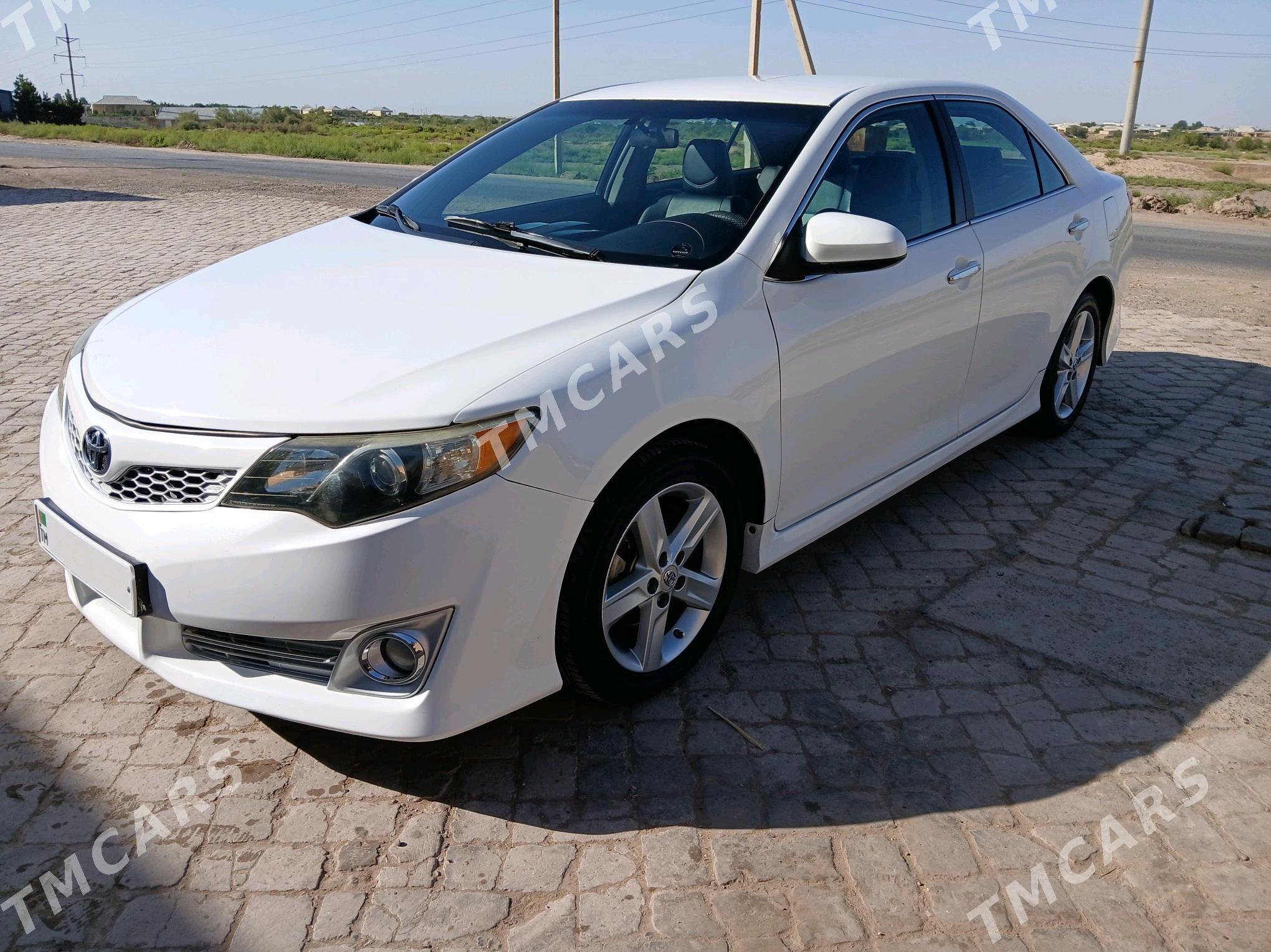 Toyota Camry 2012 - 200 000 TMT - Ёлётен - img 6