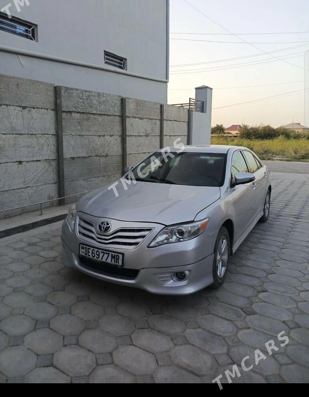 Toyota Camry 2010 - 129 000 TMT - Байрамали - img 2