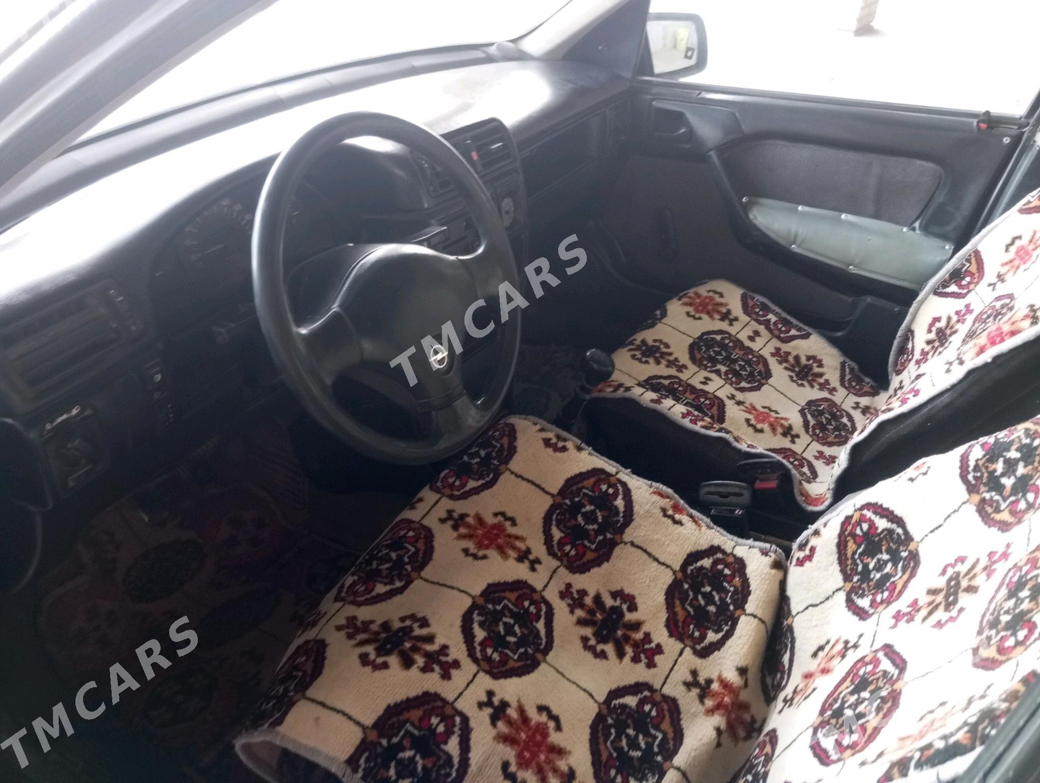 Opel Vectra 1991 - 18 000 TMT - Керки - img 3