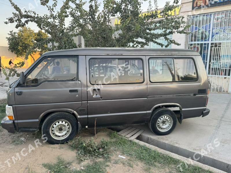 Toyota Hiace 1989 - 35 000 TMT - Саят - img 4