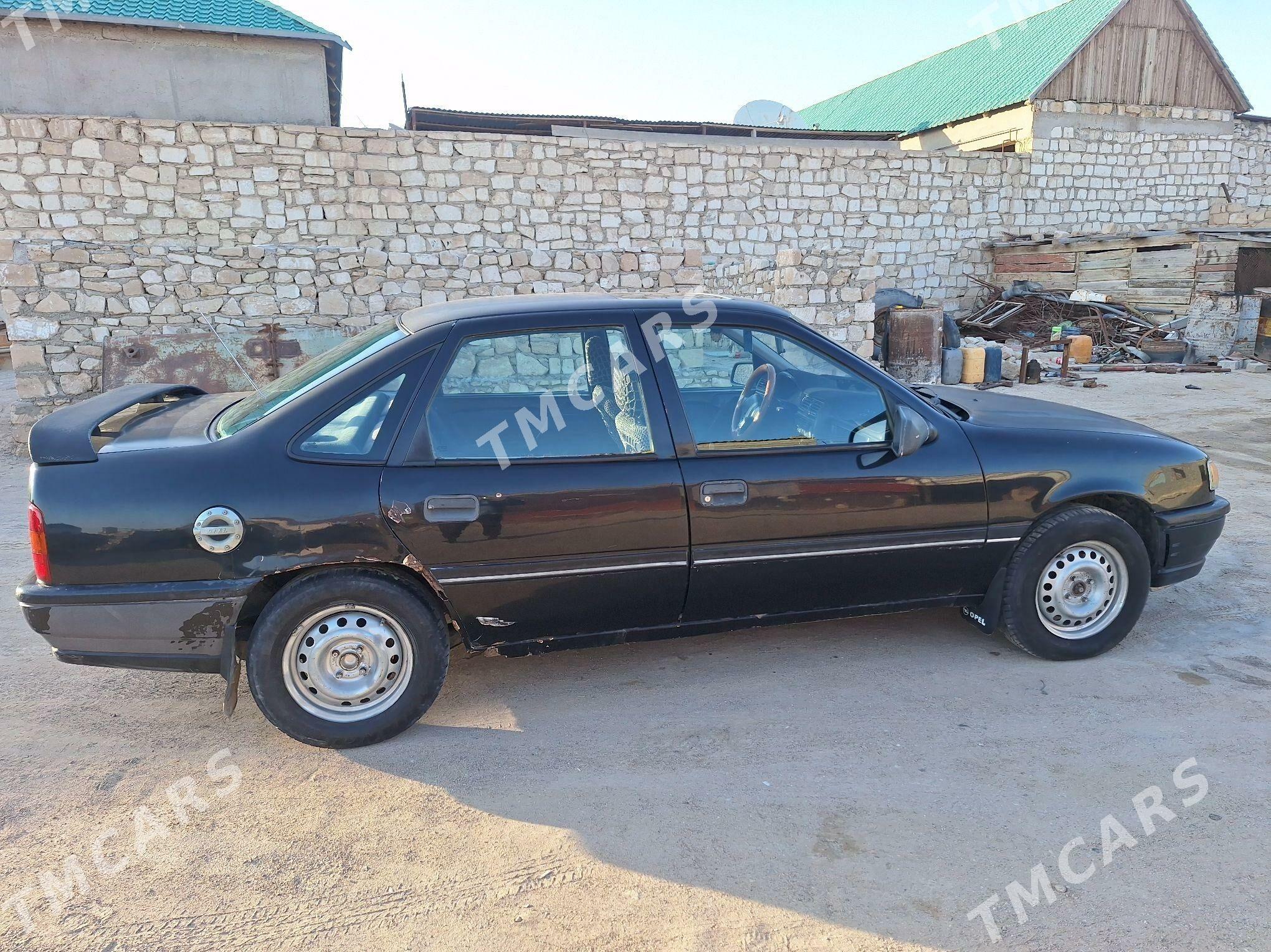 Opel Vectra 1992 - 20 000 TMT - Туркменбаши - img 3
