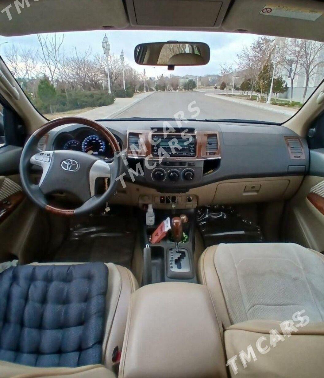 Toyota Fortuner 2013 - 300 000 TMT - Türkmenbaşy - img 3