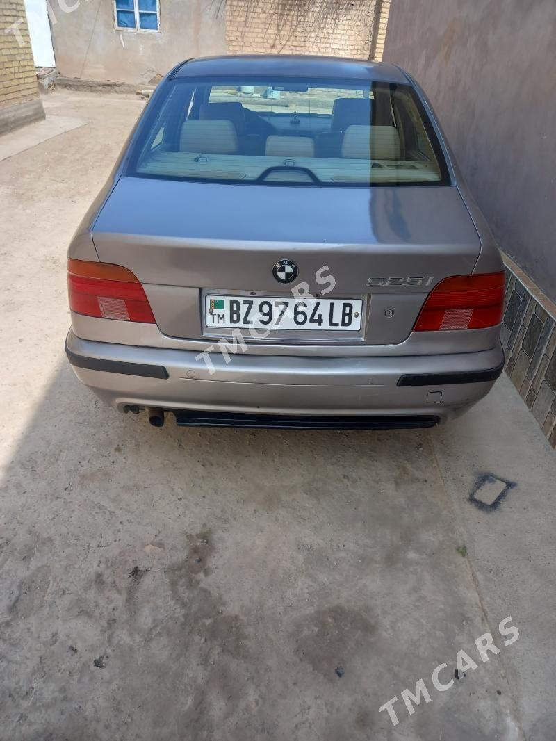 BMW E39 2001 - 60 000 TMT - Saýat - img 4